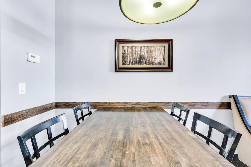 Apartment Mountain Getaway In - Sleeps 6 - Pool & Hottub *