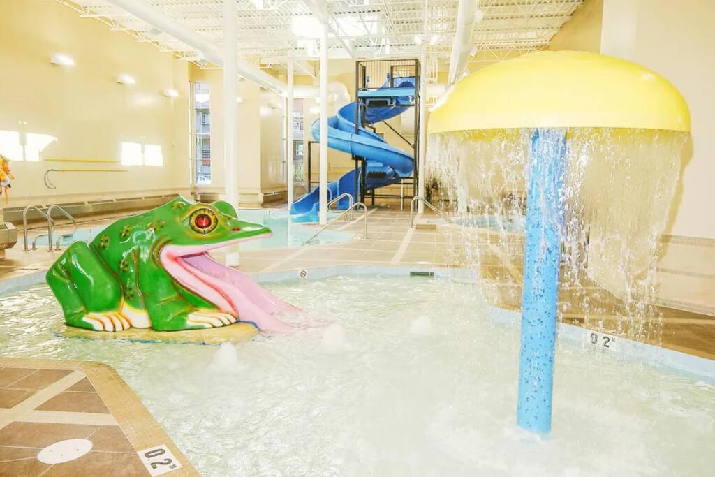 Mountain Getaway In - Sleeps 6 - Pool & Hottub *