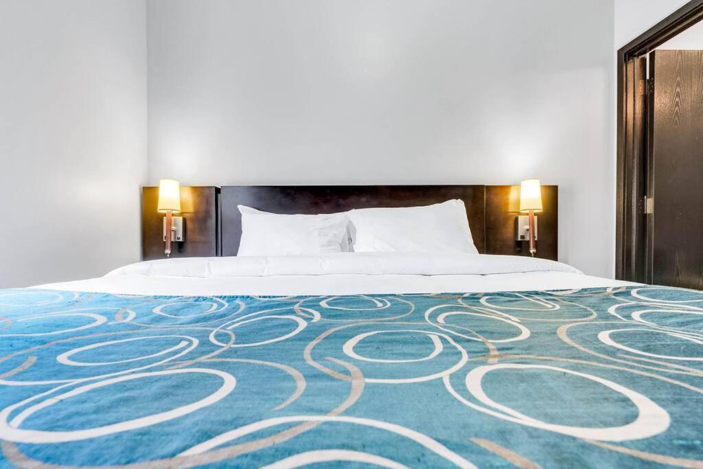 Mountain Getaway In - Sleeps 6 - Pool & Hottub Apartment *
