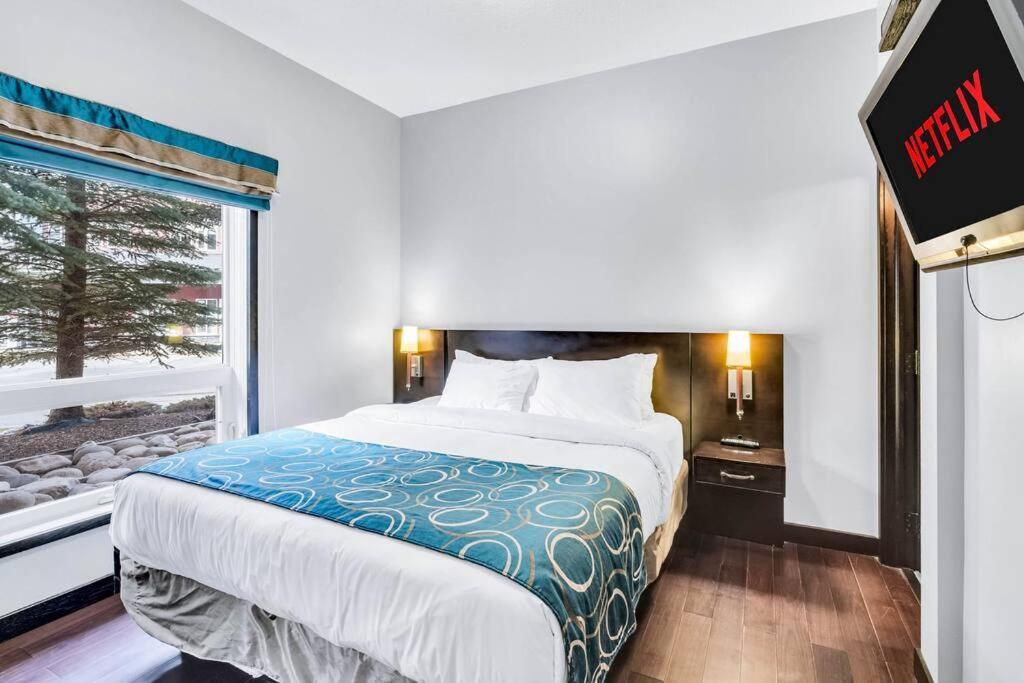 Mountain Getaway In - Sleeps 6 - Pool & Hottub